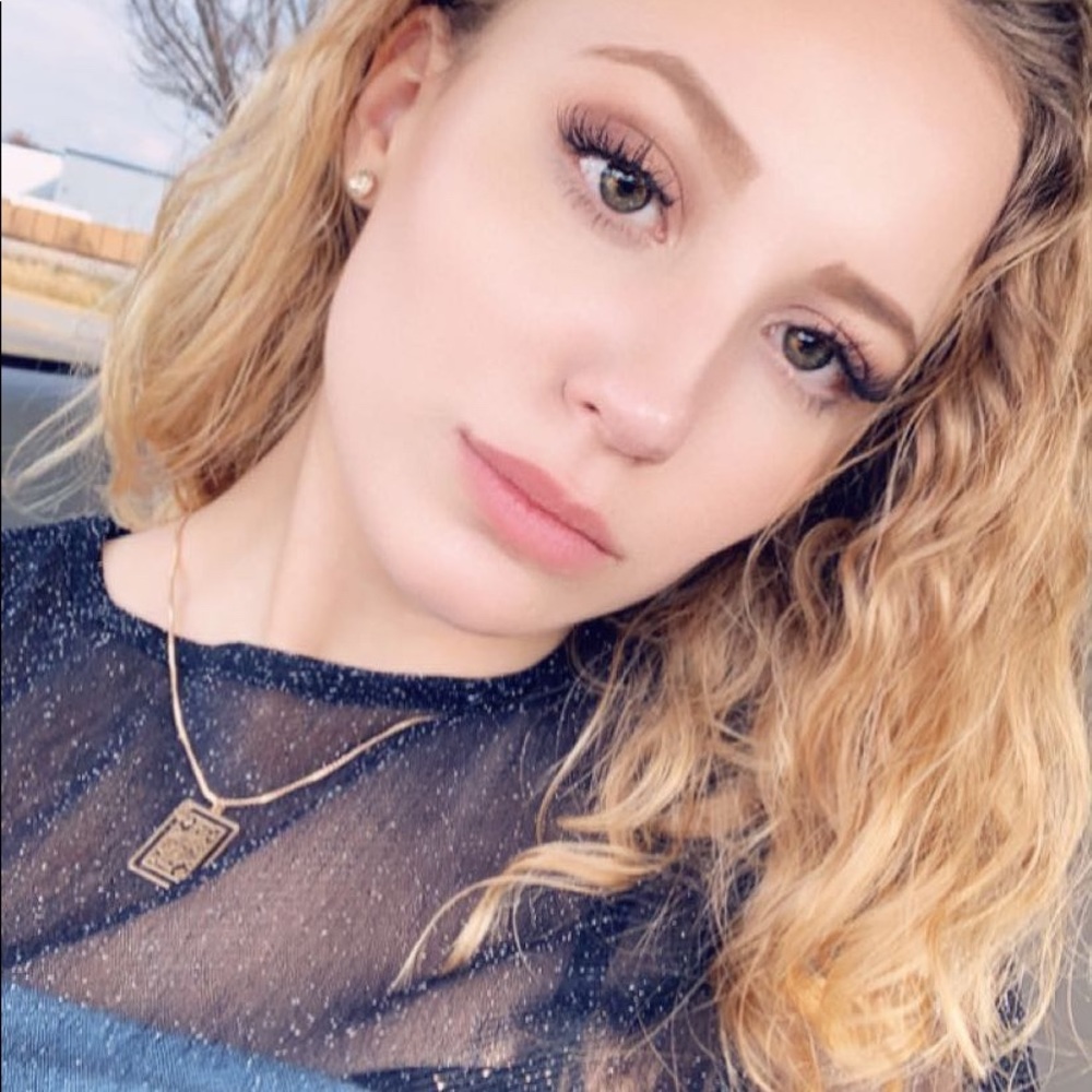 Meet your Posher, Cristin